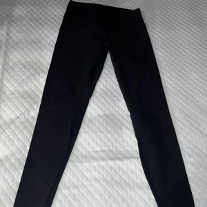 I’m selling Black lululemon leggings